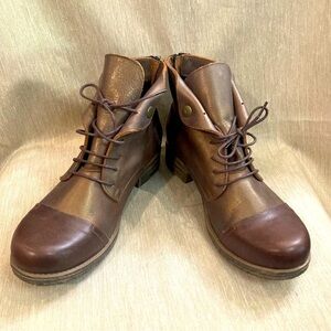BUENO Sz 36 Sunderland Metallic Two Toned Back Zipper Laces Ankle Leather Boots